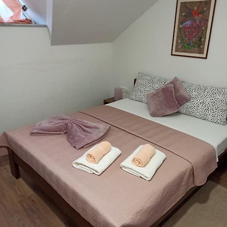 Apartmani Leptir Rakovica Exterior photo