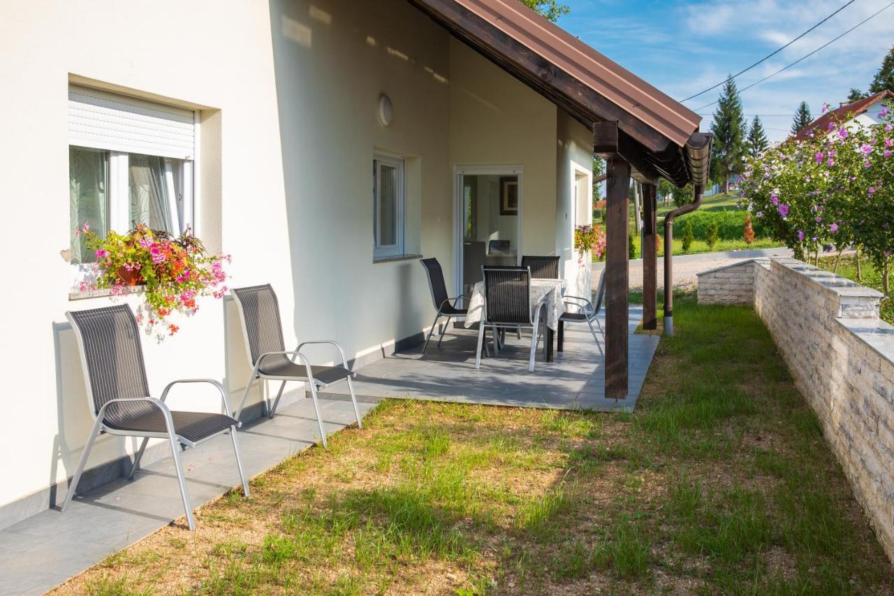 Apartmani Leptir Rakovica Exterior photo